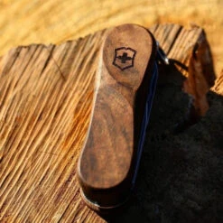 Victorinox Nail Clip 580 - Walnut -Camping And Hiking 0.6461.63 6 600x600 c9ab08a7 8ac1 4f69 a523 4050c24c844b