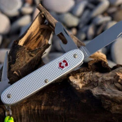 Victorinox Pioneer Alox -Camping And Hiking 0.8201.26 4 600x600 48aa4881 84c5 4b2b a29a c2a5cc09dd7d