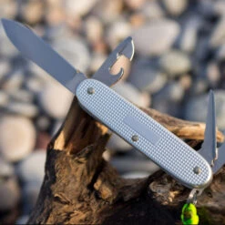 Victorinox Pioneer Alox -Camping And Hiking 0.8201.26 6 600x600 10303f44 fc5a 48f8 8c07 2386697133cc