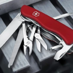 Victorinox Work Champ - Red -Camping And Hiking 0.8564 3 600x600 ab7407e3 b378 49fa 844a d7f8df3418a2