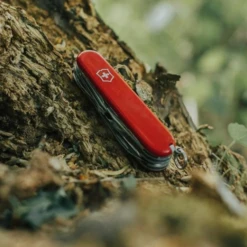 Victorinox Compact - Red -Camping And Hiking 1.3405 4 600x600 9299e37d bc4d 4160 b8bd 6f25f844e025