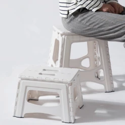 Tenma Low Leg Portable Folding Stool Army Green -Camping And Hiking chair eric 10 600x600 bc8fd03c 071a 4ad0 b208 81e3622c2ef6